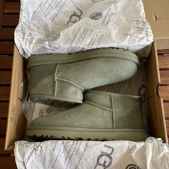 UGG Classic Ultra Mini Shaded Clover Women Size 6 - Picture 12 of 14